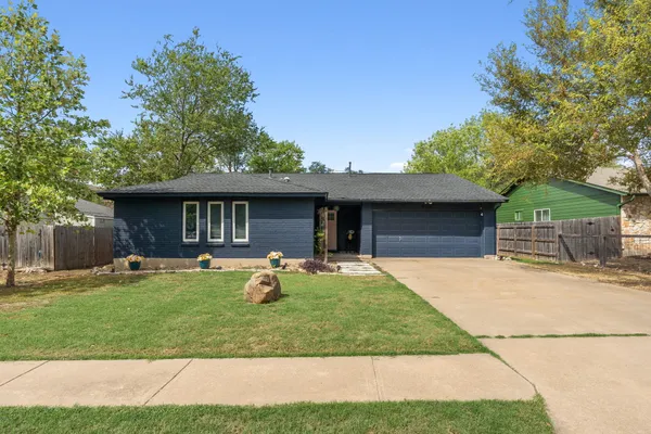 9104 TEXAS OAKS DR