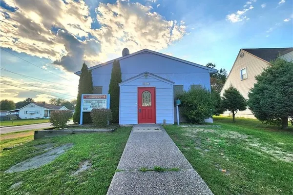 1512 JACKSON AVE