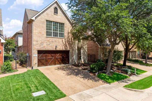 2305 CANYON CREEK DR