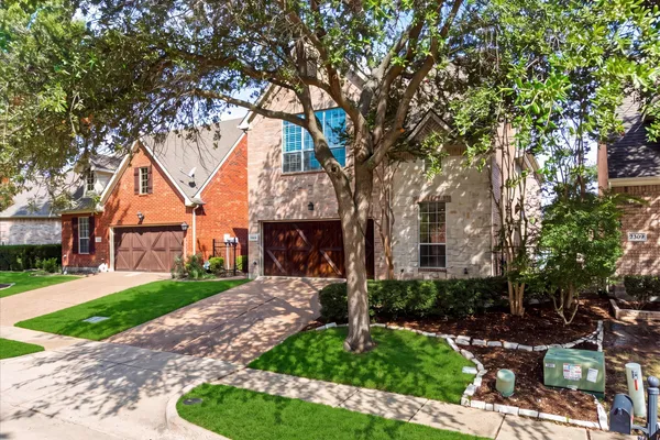 2305 CANYON CREEK DR