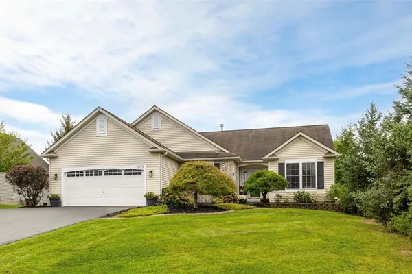 1075 CHANNING WOODS DR