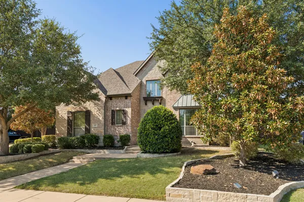 605 ROYAL GLEN DR