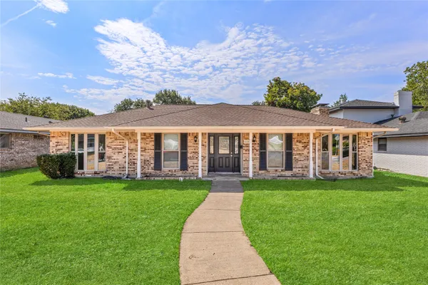 610 FLAMINGO WAY