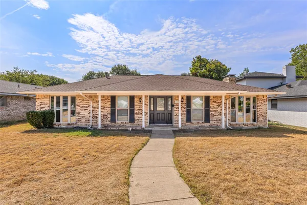 610 FLAMINGO WAY