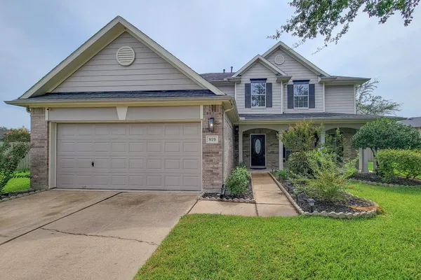 819 ARLINGTON LN