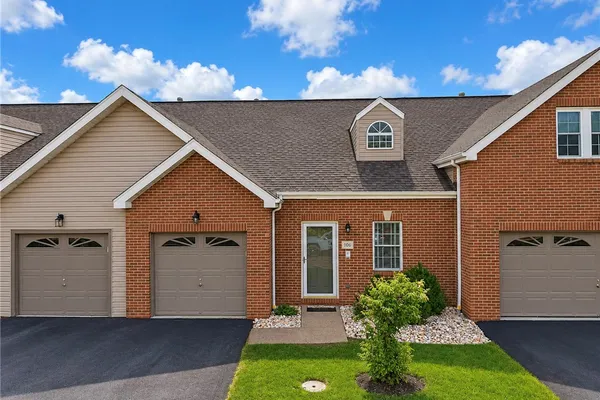 106 PADDOCK LN