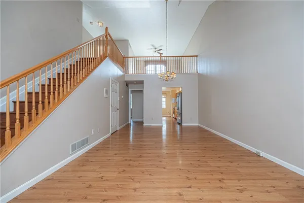 106 PADDOCK LN