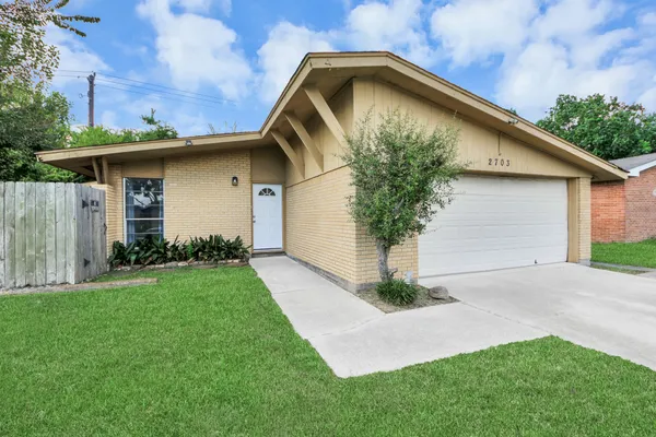 2703 KNOTTY OAKS TRL