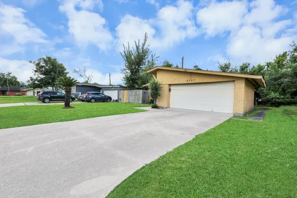 2703 KNOTTY OAKS TRL