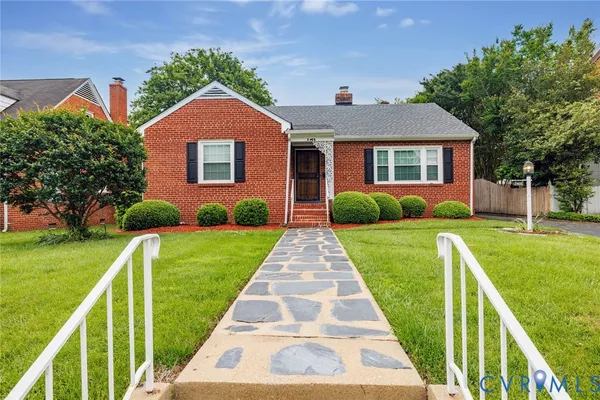 2405 DUMBARTON RD