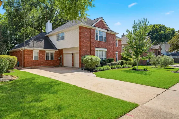 1627 PECAN CROSSING DR