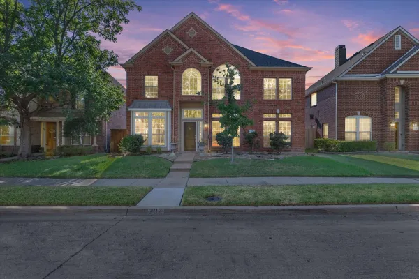 707 CHESHIRE DR