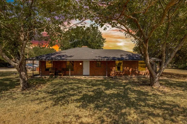 3211 BLUEGRASS DR