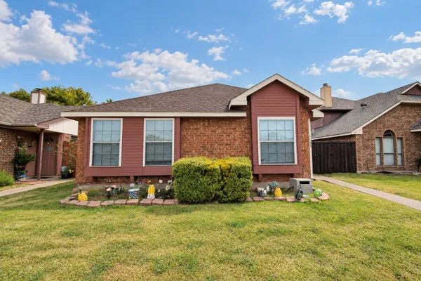 1733 WHEATFIELD DR