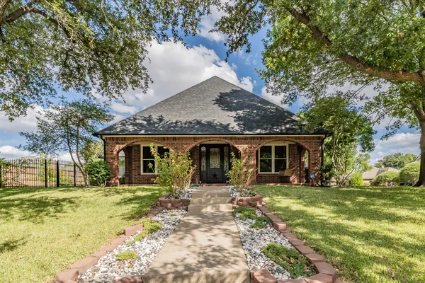 1800 TRAIL LAKE DR