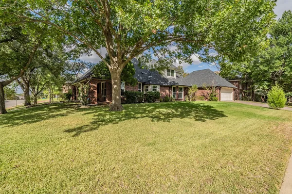 1800 TRAIL LAKE DR