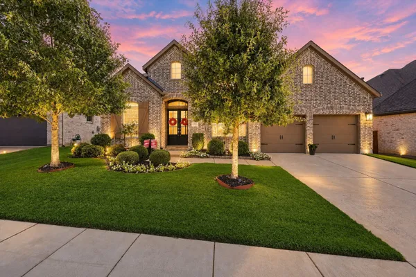 9308 PECAN WOODS TRL