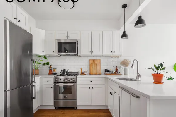 1229 PUTNAM AVE 3B