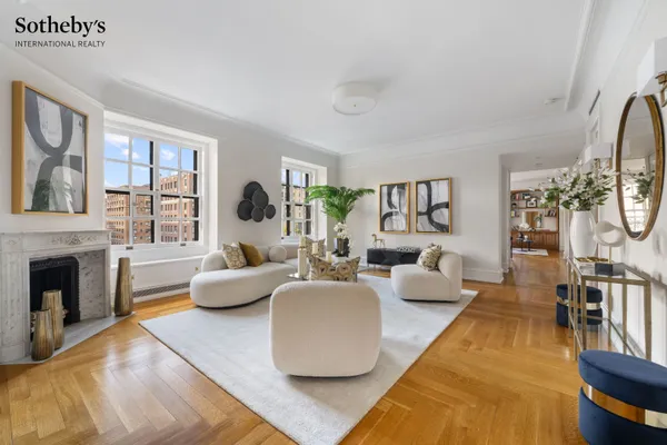 2109 BROADWAY 10144