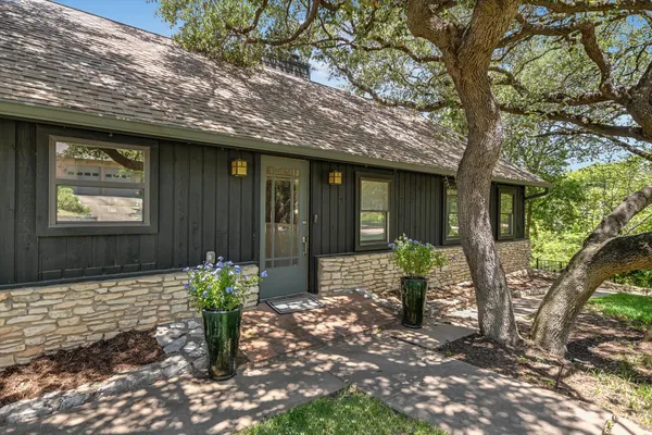 5110 LUCAS LN