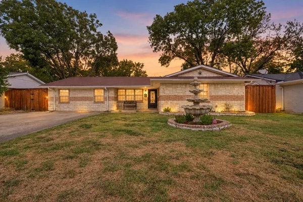 2983 AMBER LN
