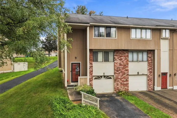 852 WHEATLAND CIR
