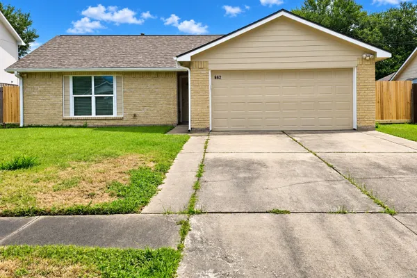 662 FAIR OAK DR