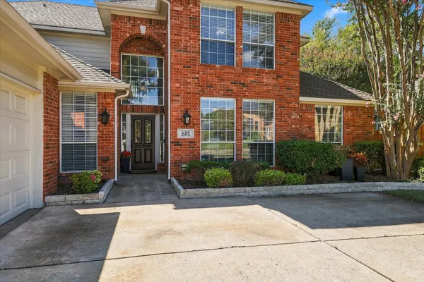 1125 SHADETREE LN