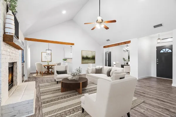 6836 MEGAN LN