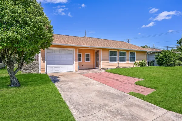 104 BONITA AVE