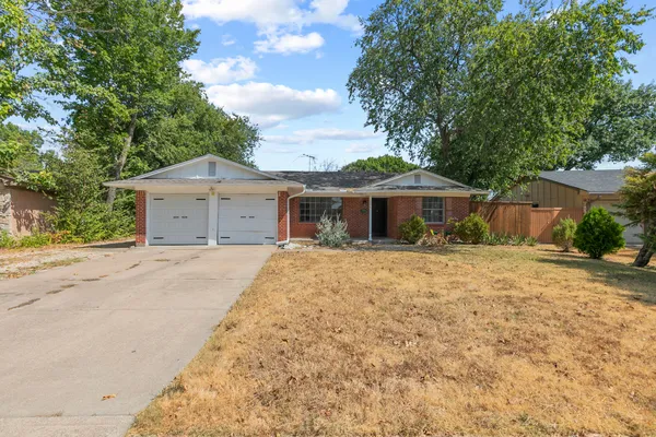 1306 N FLOYD RD
