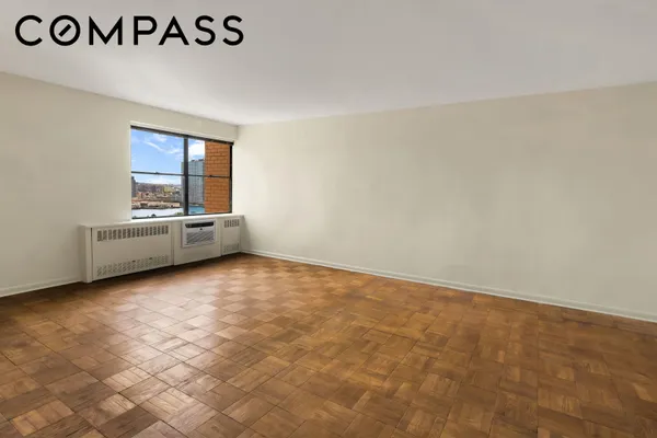 25 SUTTON PL 19I