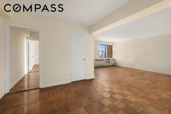 25 SUTTON PL 19I