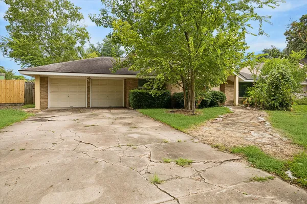 1740 CROWNOVER RD