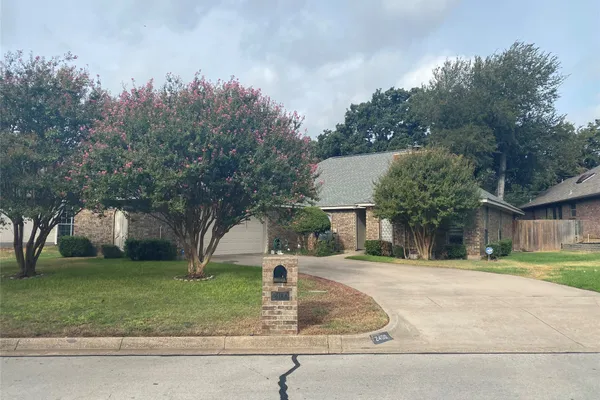 2400 CROSS TIMBERS TRL