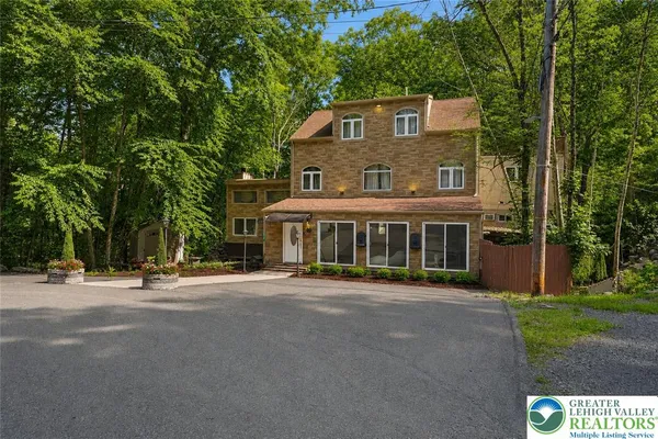 3130 DELAWARE CIR