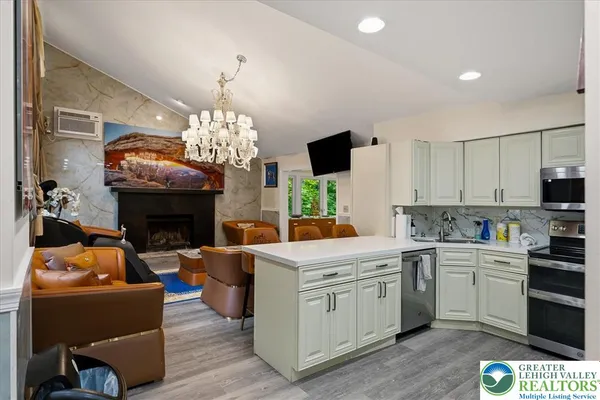 3130 DELAWARE CIR