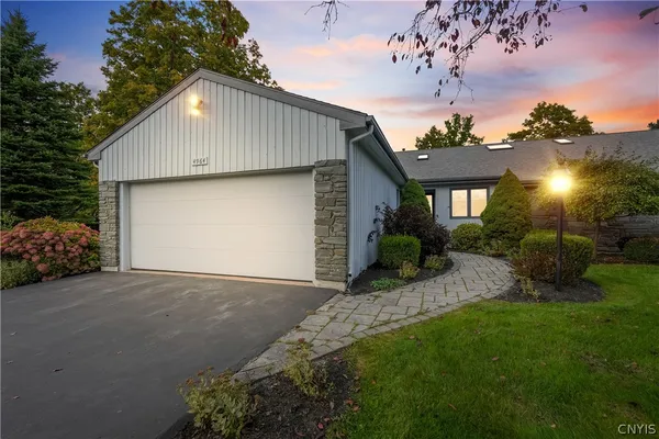 4964 RAVINE RD
