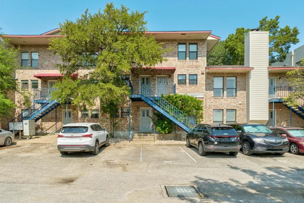1404 NORWALK LN 206