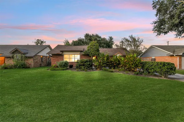2205 LAZYBROOK DR