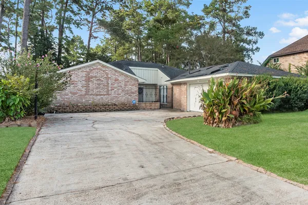 7518 PIN OAK DR