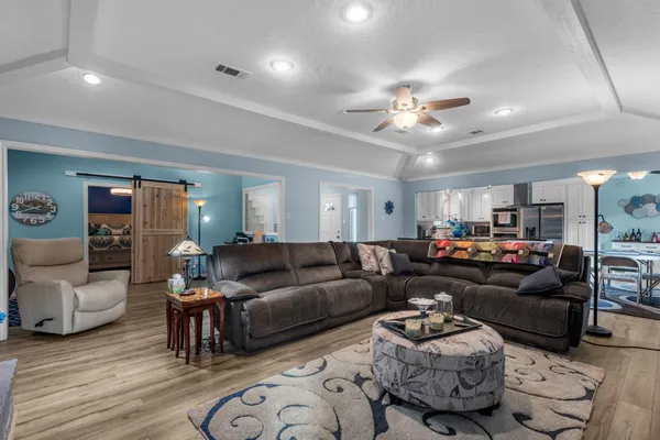 7518 PIN OAK DR