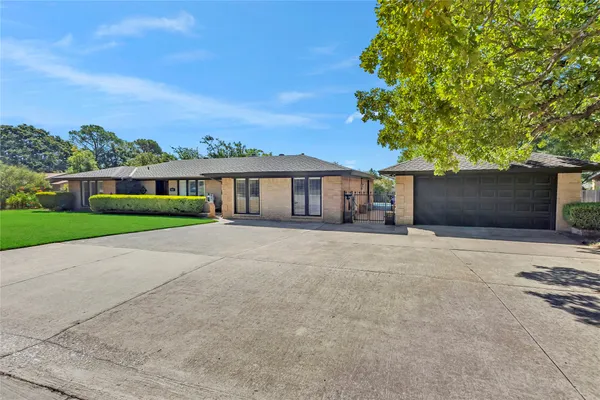515 HILLSIDE RD