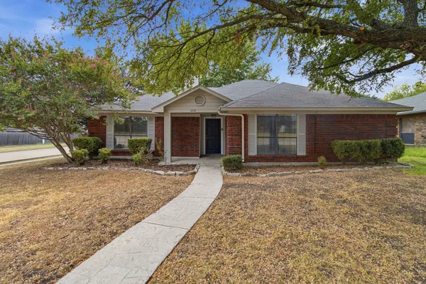 2222 CORTLAND CIR