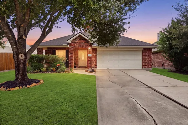 7122 ROSE VILLAGE DR