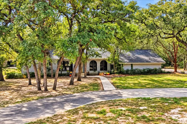 111 POST OAK DR