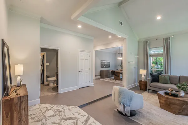 300 SUNDANCE CIR
