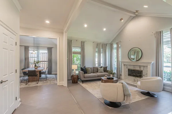 300 SUNDANCE CIR