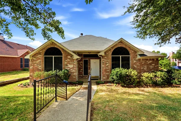 7117 CHARLESTON DR