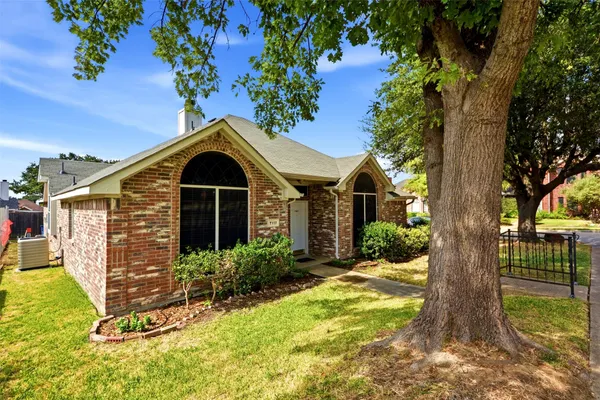 7117 CHARLESTON DR